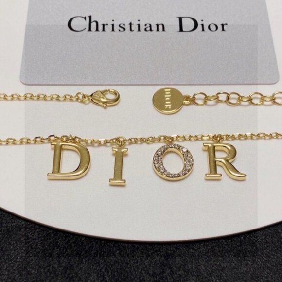 Nifty Star & Letter Dior Chain - Picture 4 of 7